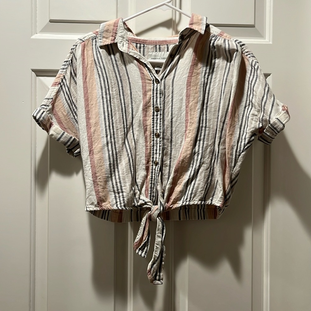 American Eagle cropped button up tie shirt